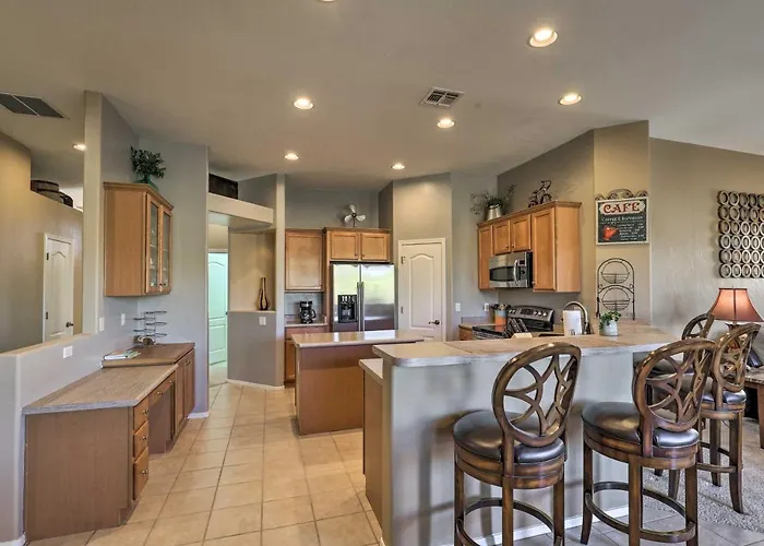 Holiday home Pet-friendly W/ Patio & Mountain Views *