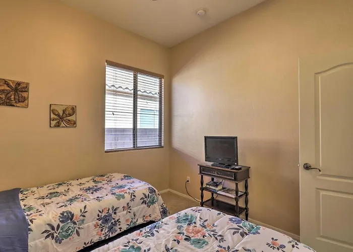 Pet-friendly W/ Patio & Mountain Views