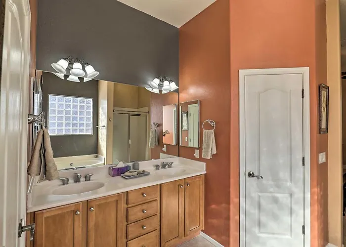 Pet-friendly W/ Patio & Mountain Views * Tucson