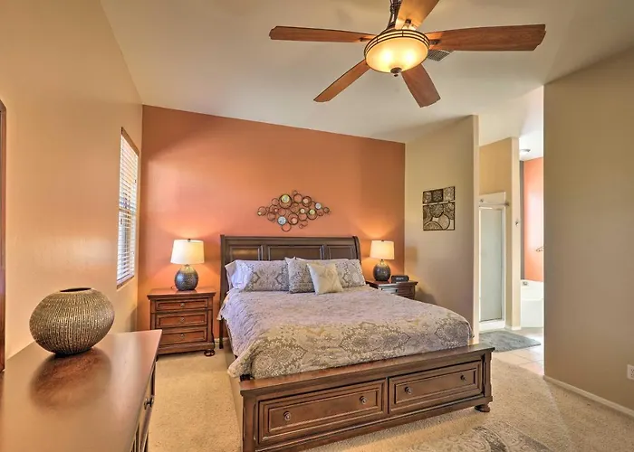 Holiday home Pet-friendly W/ Patio & Mountain Views