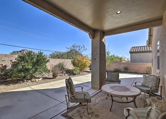 Holiday home Pet-friendly W/ Patio & Mountain Views