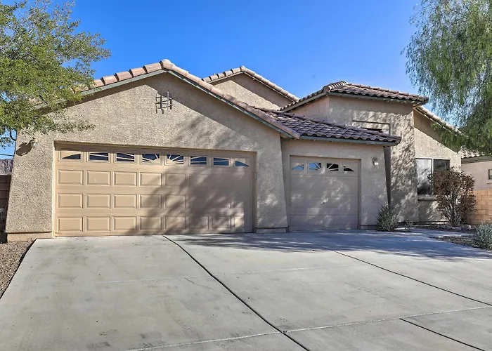 Holiday home Pet-friendly W/ Patio & Mountain Views