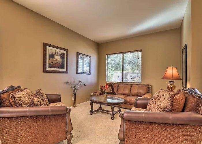 Holiday home Pet-friendly W/ Patio & Mountain Views