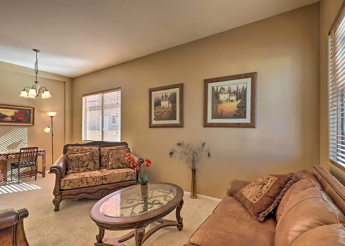Pet-friendly W/ Patio & Mountain Views Holiday home